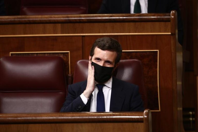Ofensiva del PP contra Sánchez por «eliminar» el informe sobre los fondos europeos