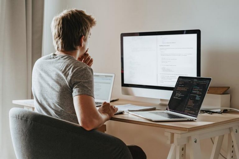 Casi 1,1 millones de trabajadores han dejado de teletrabajar habitualmente desde junio