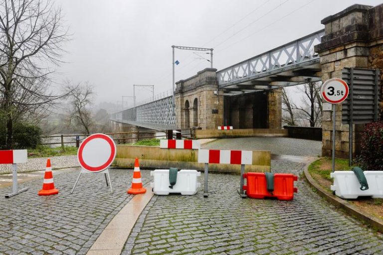 España prorroga las restricciones en la frontera interior con Portugal hasta el 1 de marzo