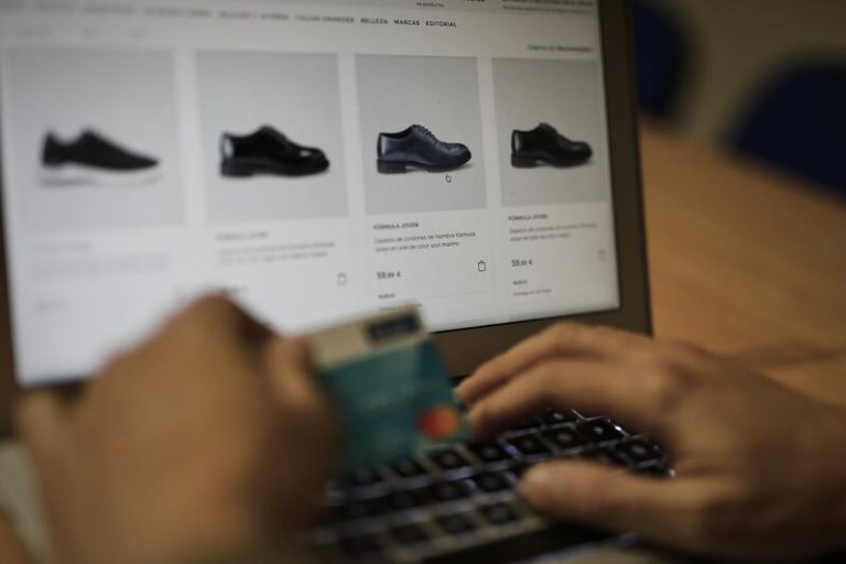 Dos de cada tres personas confían más en la IA que en humanos para gestionar su economía