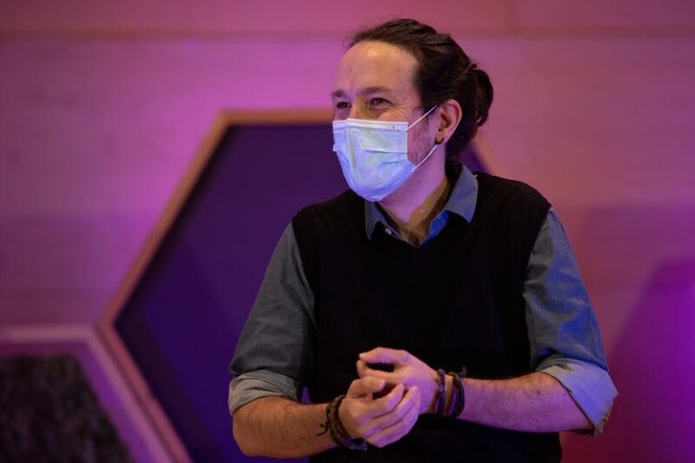 Intelectuales y expolíticos de PSOE, PP y Cs piden destituir a Iglesias