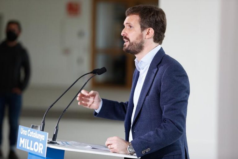 Casado dice que si Illa «esconde» que se ha vacunado tendrá que renunciar