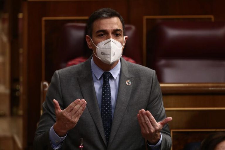 Sánchez ve a Casado en «el camino de la perdición» por su «complejo» con la ultraderecha
