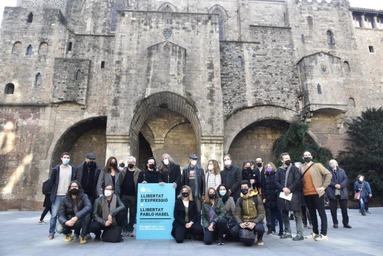 Un total de 65 entidades culturales catalanas piden la libertad de Pablo Hasel
