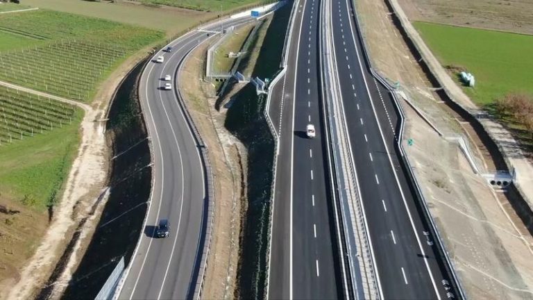 Sacyr sale de pérdidas pese a la crisis y gana 36 millones de euros
