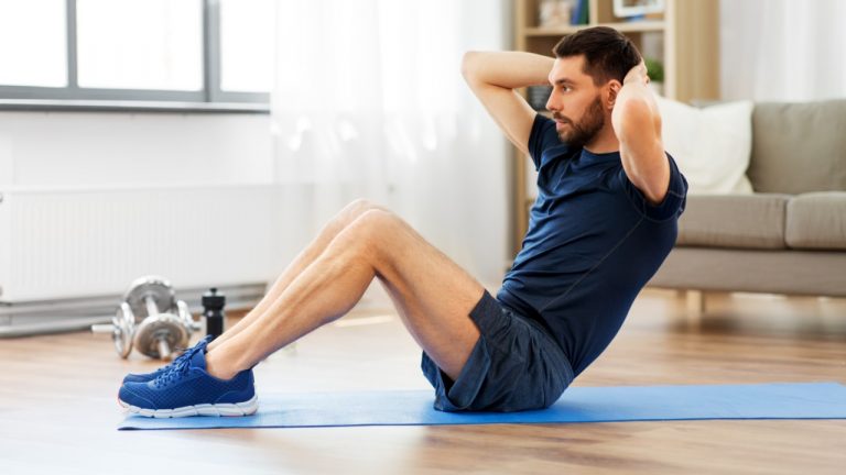 Abdominales: Así debes hacerlos para evitar lesiones en la espalda