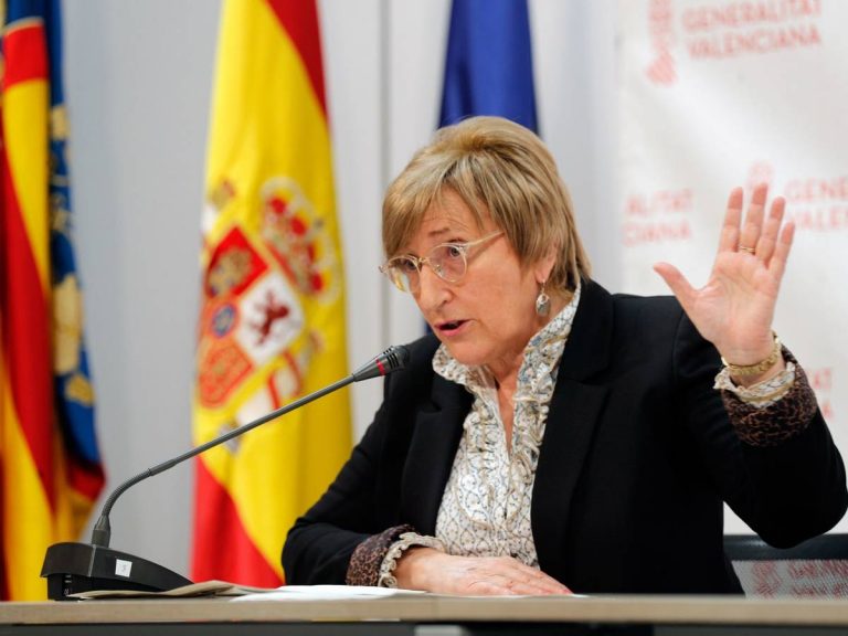 Valencia advierte de que aún habrá «picos» en las UCI