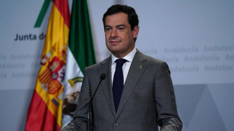 Moreno destaca que Andalucía está «cumpliendo» pero «faltan vacunas»