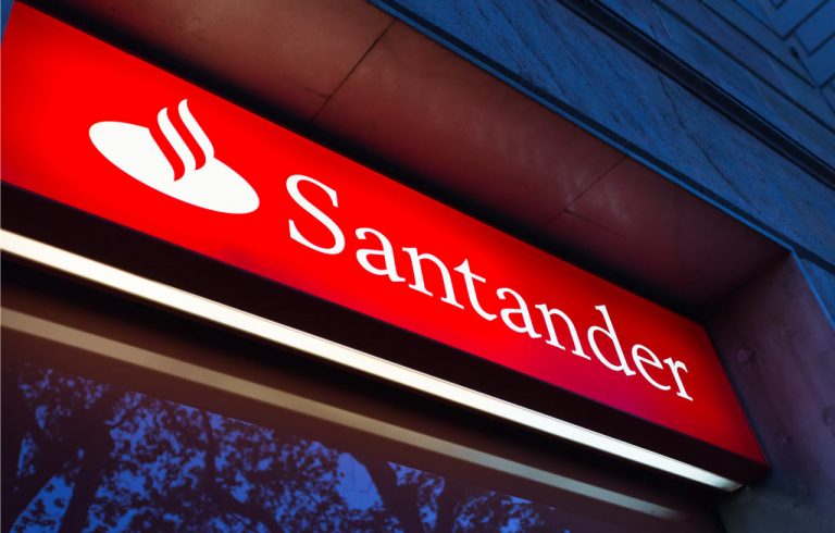 Los principales bancos españoles recortaron casi 2.200 empleos en 2020