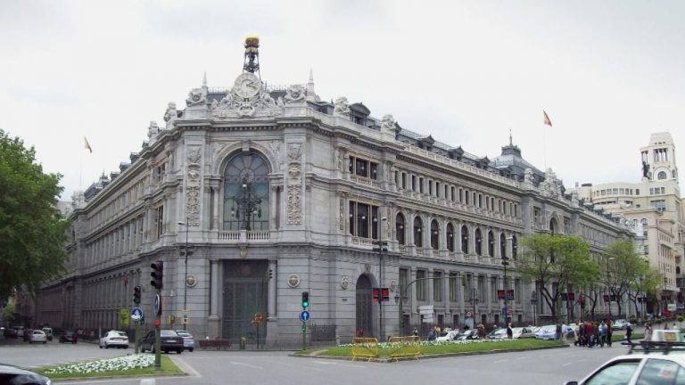 Banco de España pide instrumentos de refuerzo de fondos propios de las empresas