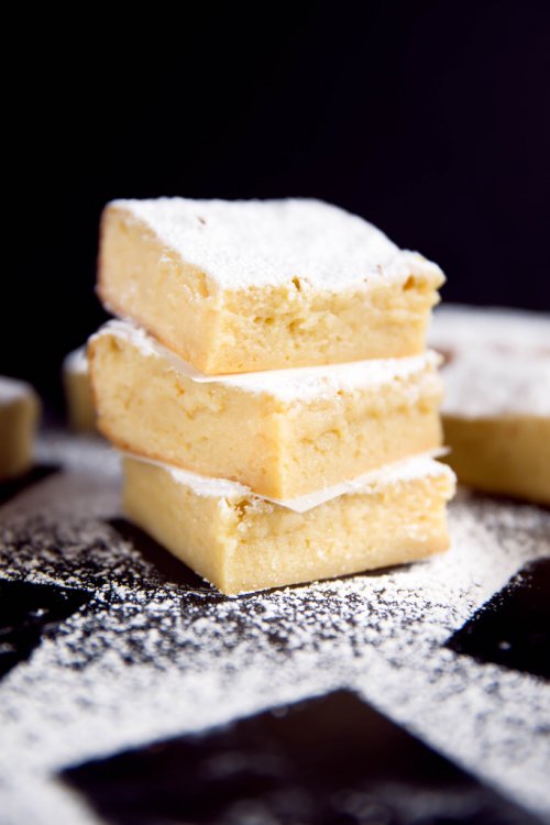 Cómo hacer un brownie de chocolate blanco en el microondas