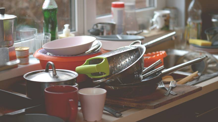 Dejas Los Platos Sucios Para El Día Siguiente