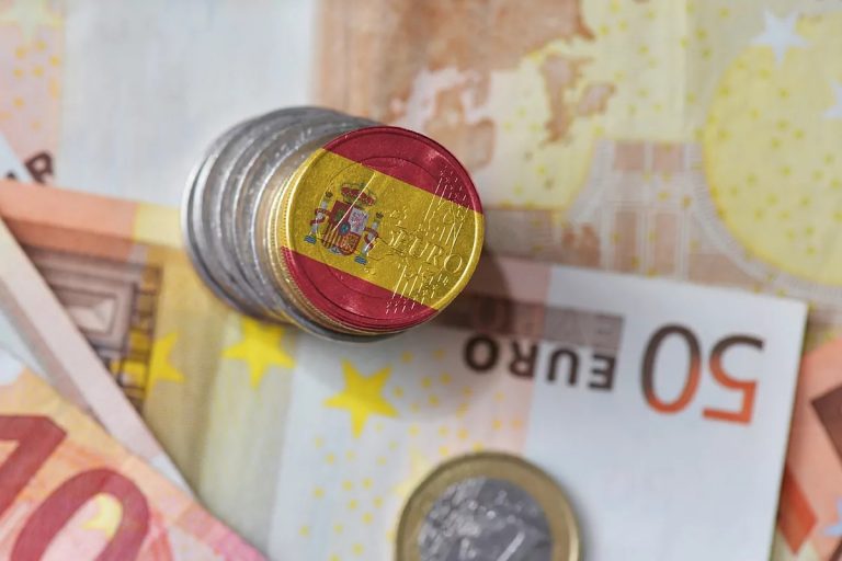 El Tesoro capta 2.591 millones cobrando menos por las letras a 3 meses