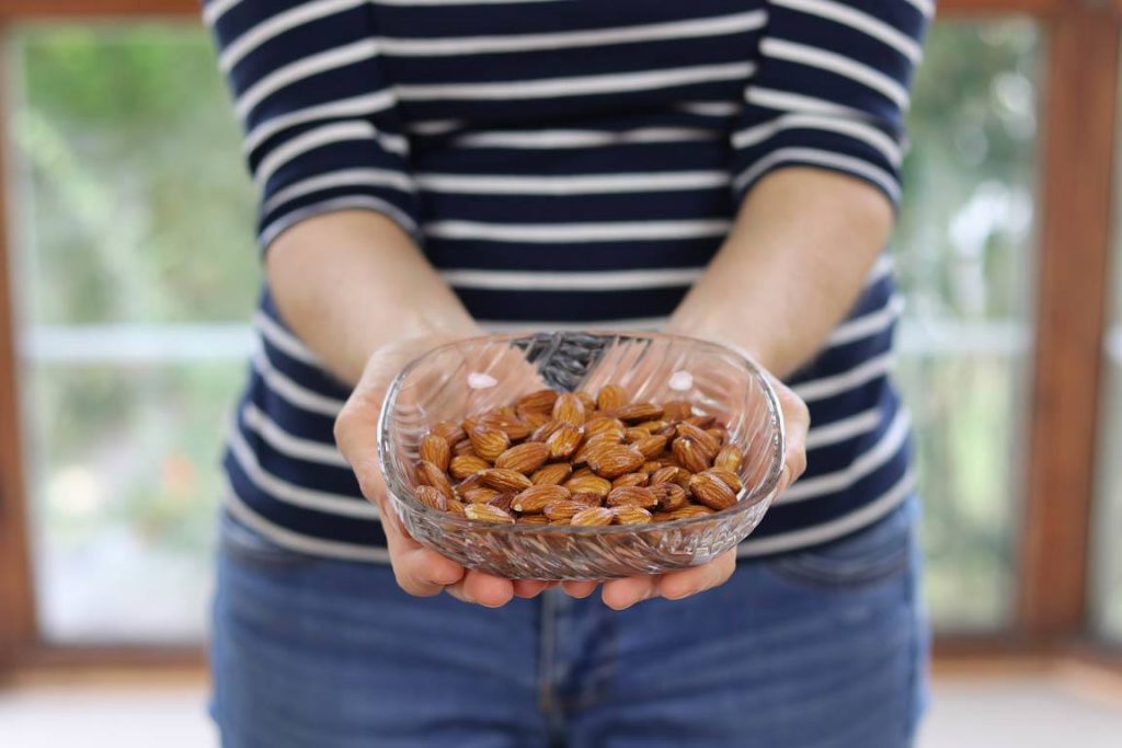 Platillos De Almendras Y Otros Frutos Secos Como Alternativa