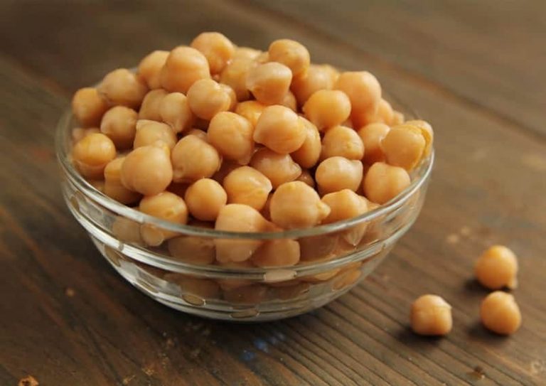 El truco para cocer garbanzos y que no se rompan ni se les caiga la piel