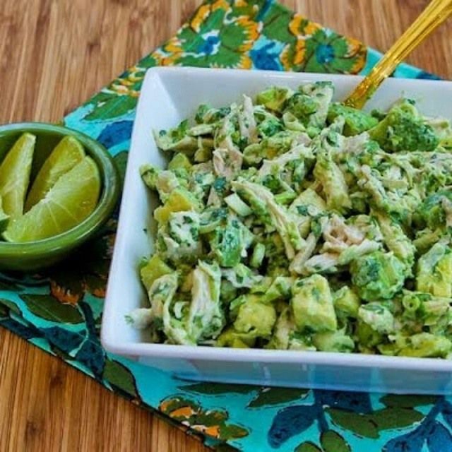 Pasos Para Preparar La Ensalada Keto Con Pollo Y Aguacate 