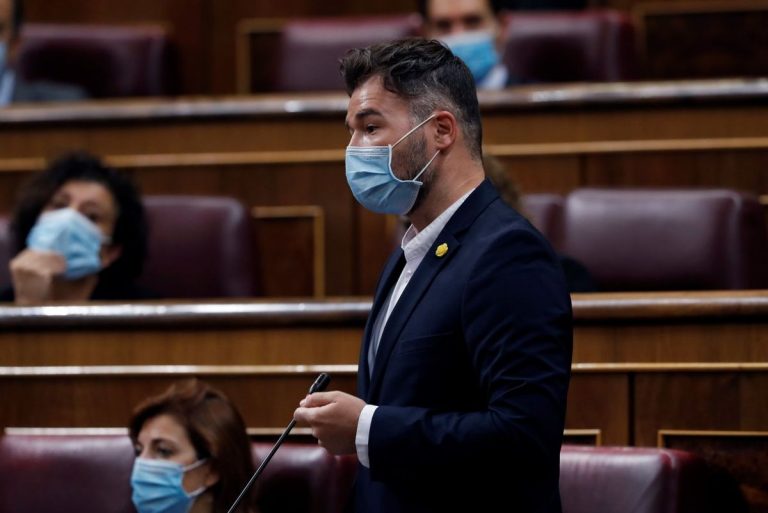 Rufián llama a ERC a creerse que no son «los criados de nadie»
