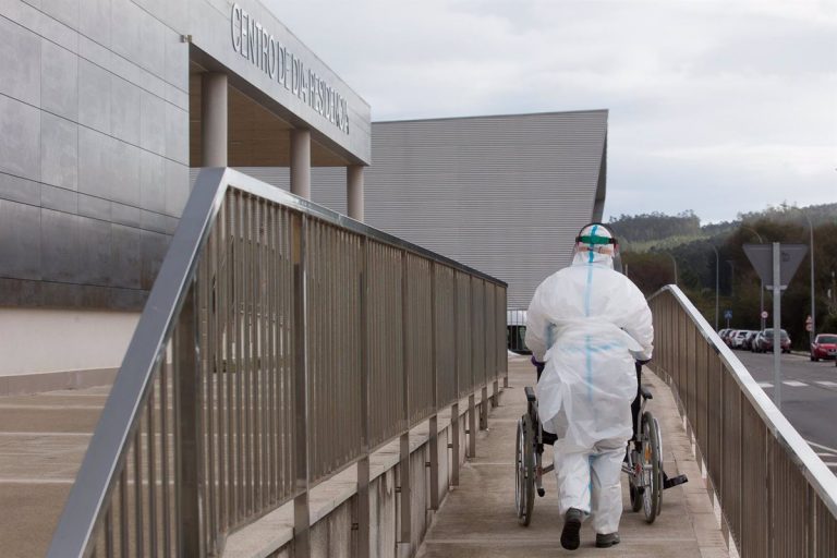 Los casos de Covid en residencias de mayores descienden a 78 en Galicia