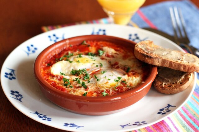 ¿Cuáles Son Los Ingredientes Para Preparar Los Huevos Al Horno Con Jamón?