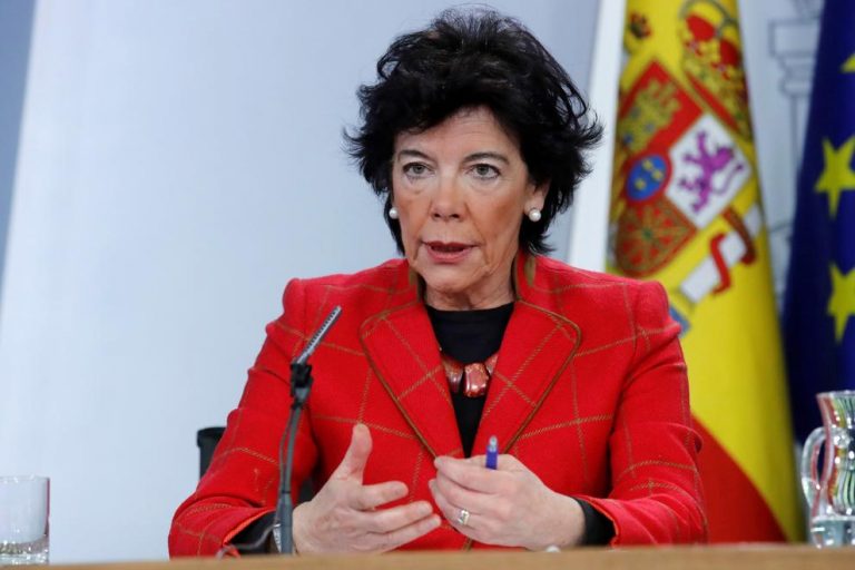 CEAPA pide a Educación aprobar un plan de conciliación ante el cierre de aulas