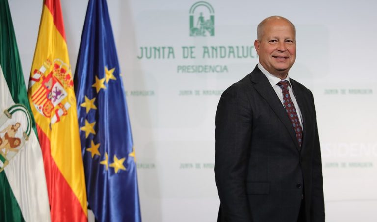 Junta andaluza insiste en que el acuerdo con Vox «no implica implantar pin parental»