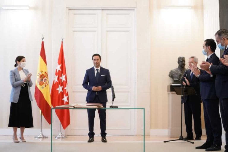 Luengo asegura que si en sus posibilidades estuviera «dar la luz» en la Cañada, ya estaría dada
