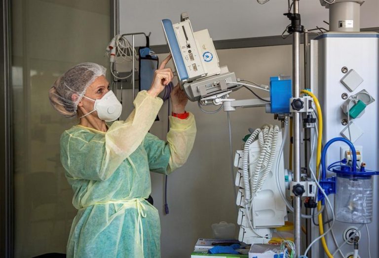 Los positivos en Extremadura vuelven a caer al igual que los hospitalizados