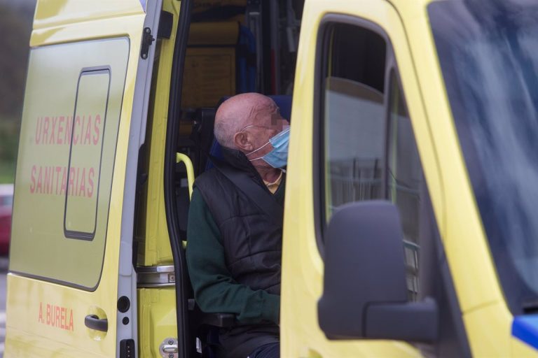 Los usuarios de residencias gallegas con Covid bajan a 326