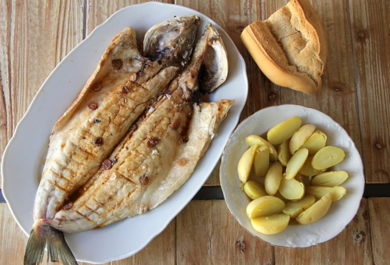 Lubina a la brasa: Los trucos para que te salga perfecta a la primera