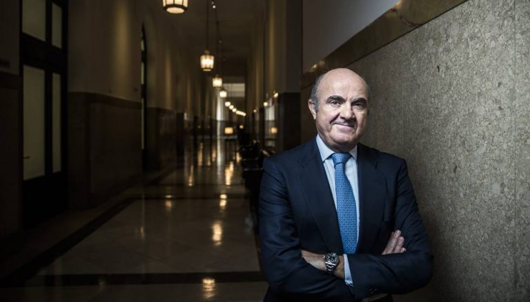 Luis de Guindos: «Por supuesto que España es una democracia plena»