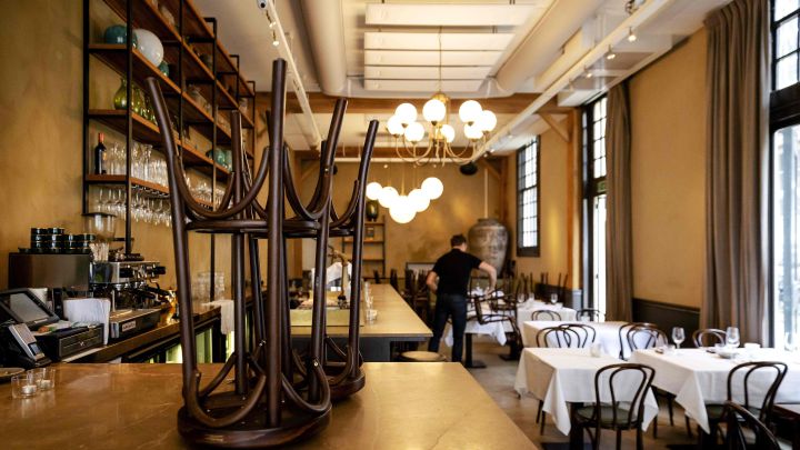 Madrid decretará uso obligatorio de mascarilla en interior de restaurantes