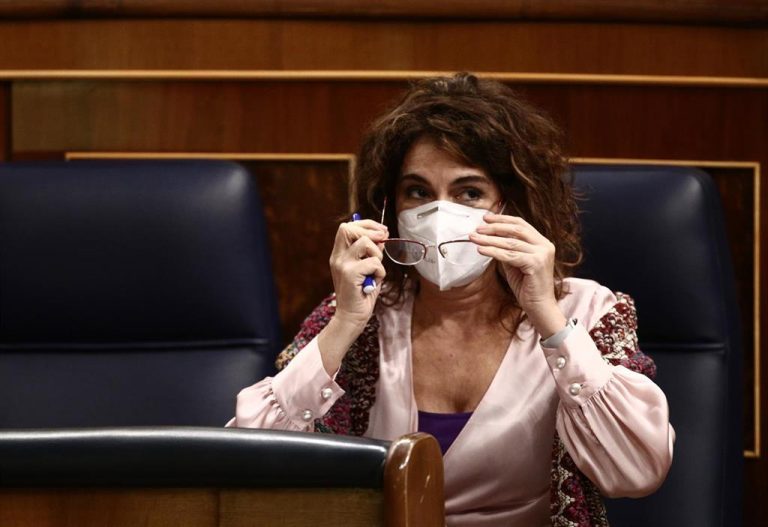Ribera, Montero y Planas eluden las peticiones de dimisión del PP por Isofotón
