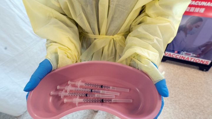 Navarra baja a 161 casos y registra dos fallecidos en el último día