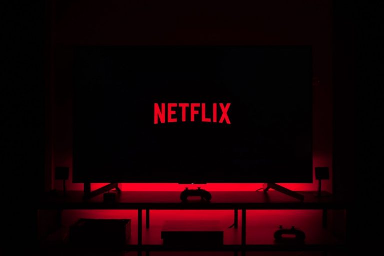 Orange, Movistar, Vodafone… ¿cuál es la mejor operadora para ver Netflix sin cortes y más barato?
