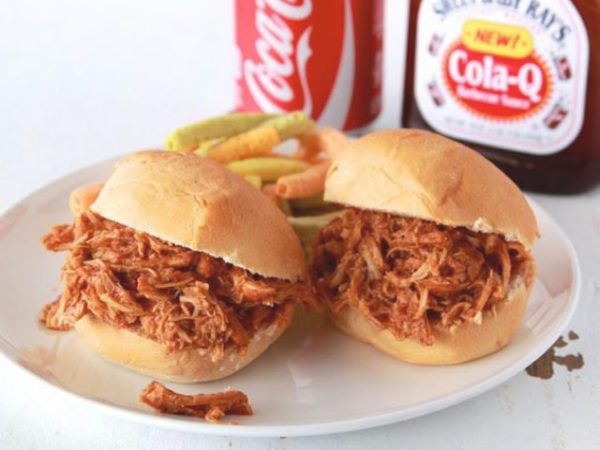 Ingredientes Para Preparar El Sándwich De Pollo Con Coca Cola