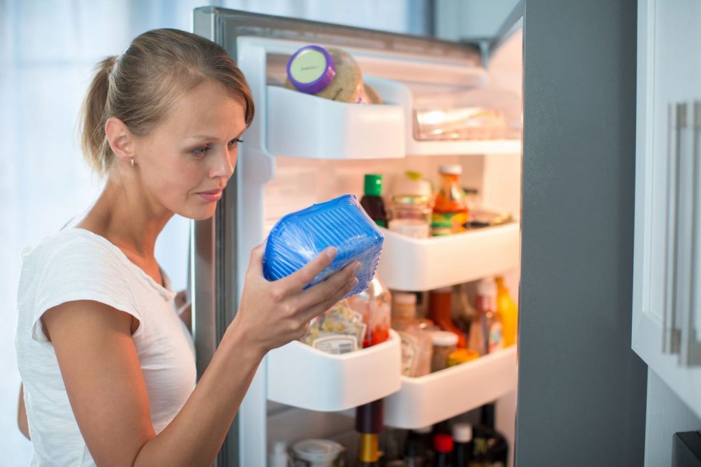 Riesgos A La Orden Del Día Con Los Alimentos Caducados
