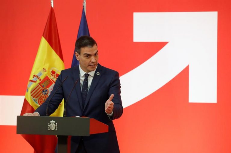 Sánchez reivindica que España es «un gran país» y defiende su legitimidad democrática