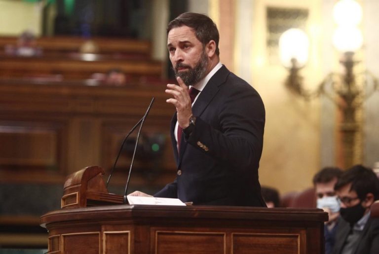 Abascal cree que una fusión de PP y Cs sería «buena» para España