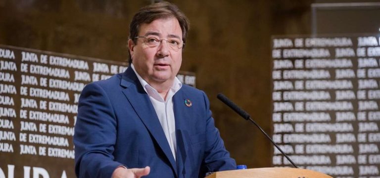 Vara: El proceso de vacunación es «lo suficientemente serio» para que se haga «con mucho rigor»