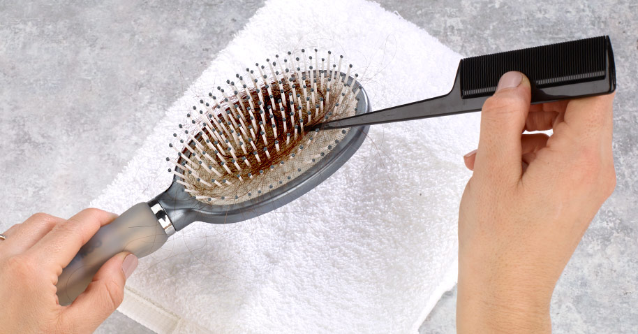 Cómo desinfectar el peine o el cepillo del pelo