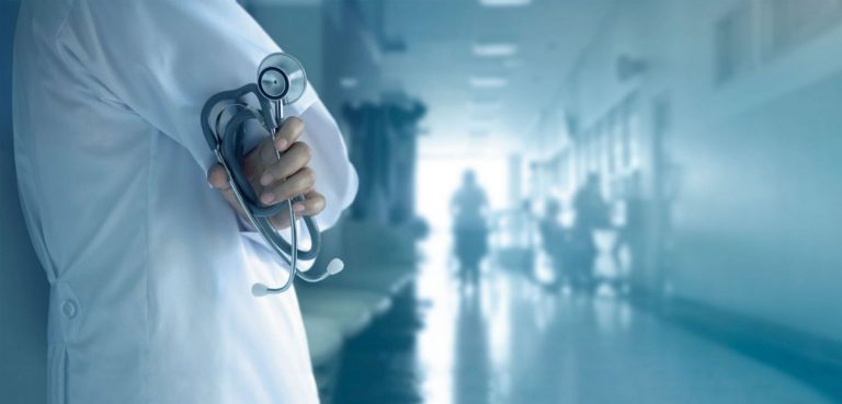 Descienden un 13% los certificados a médicos para salir de España