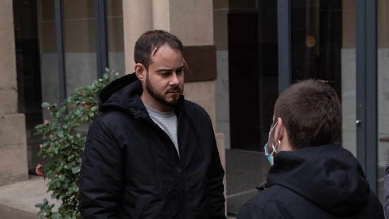 Los Mossos detienen a Pablo Hasel, que estaba atrincherado en la Universidad de Lleida