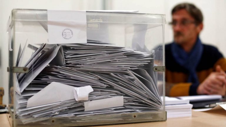 La JEC unifica doctrina sobre las mesas: prohibido voluntarios