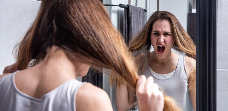 El truco para usar bien el champú según una peluquera