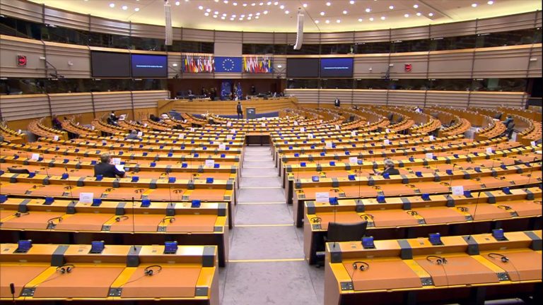 Abogados piden amparo al Parlamento Europeo por considerar la ‘Ley Celaá’ una «violación de derechos»