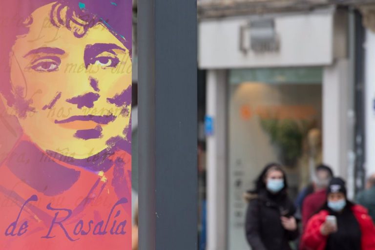 Galicia conmemora el ‘Día de Rosalía’ con ofrendas florales y actos diversos