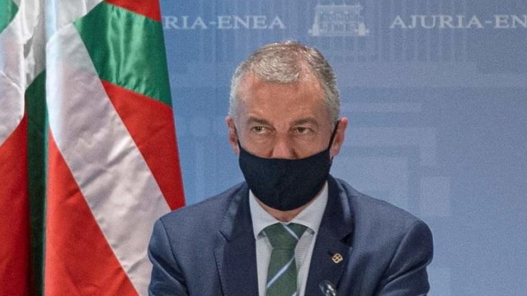 Urkullu valora con la presidenta de Navarra la situación del incendio de Bera que está estabilizado