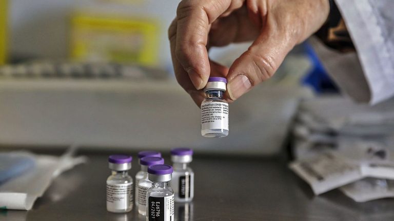 La campaña de vacunación cumple dos meses con 1,24 millones de personas inmunizadas