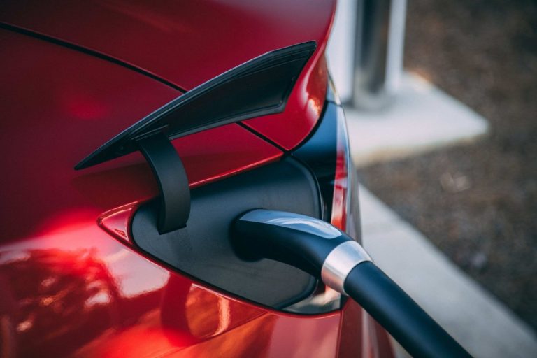 Una reducción del IVA de los vehículos eléctricos podría triplicar el mercado en España