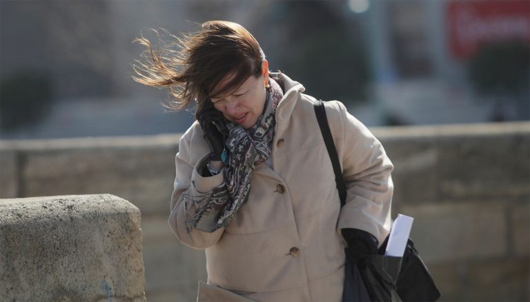 Viento fuerte este fin de semana y subirán las temperaturas en el centro, oeste y Cantábrico